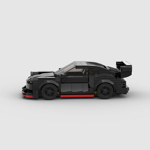Žaislinis automobilių lenktynių modelis MOC suderinamas su LEGO mažomis konstravimo kaladėlėmis