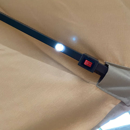 3 lygių ir 8 stipinų lauko skėtis su 32 LED lemputėmis